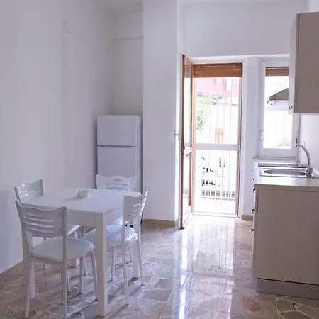 Clambe Apartment *