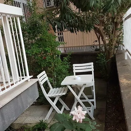 Clambe Apartment